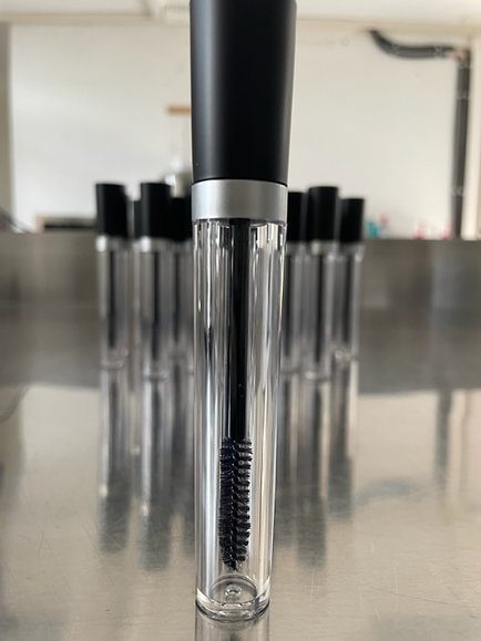 Mascara réparateur, fortifiant et anti-chute_monsoinnaturel_brosse